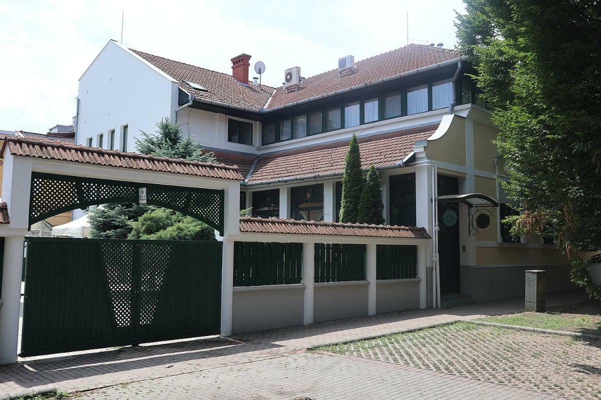 فندق Szlovak Panzio بيكيسكسابا المظهر الخارجي الصورة