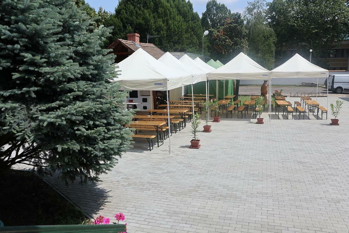 فندق Szlovak Panzio بيكيسكسابا المظهر الخارجي الصورة